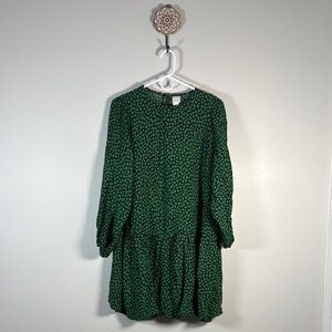 Short H&M Black and Green Floral Dress Long Sleeve